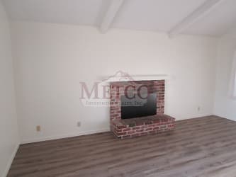203 S 40th Pl - Springfield, OR