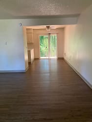 10275 SW 85th Ave - Portland, OR