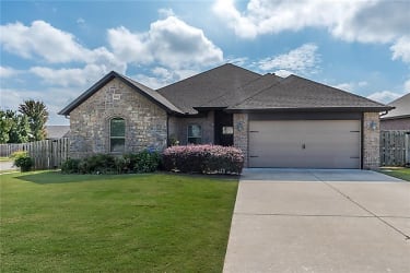 5602 W Murfield Dr - Cave Springs, AR