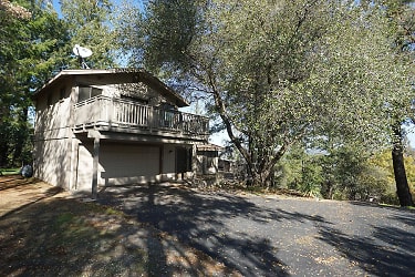 1367 Discovery Ln - Placerville, CA
