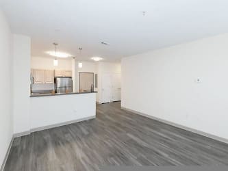 10 Independence Way unit 7-211 - Franklin, MA