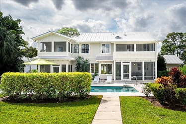 1947 NW Palmetto Terrace - Stuart, FL