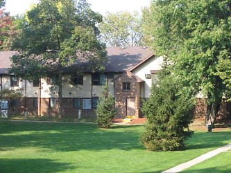 Wood Ridge Apartments And Townhomes - Toledo, OH