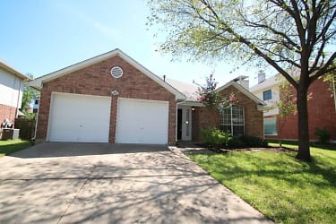 7816 Rogue River Trail - Fort Worth, TX