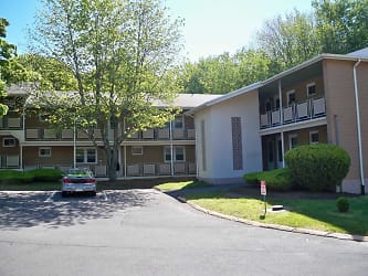 Highland Apartments Of Vernon - Vernon Rockville, CT