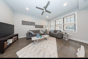 2624 N Rockwell St unit 3 - Chicago, IL