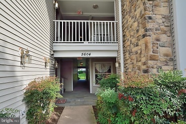 5604 Willoughby Newton Dr #16 - Centreville, VA