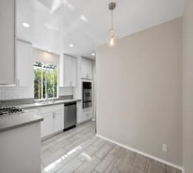 8922 Rangely Ave - WEST HOLLYWOOD, CA