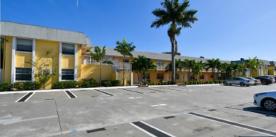 2500 NW 9th Ave unit 110 - Wilton Manors, FL