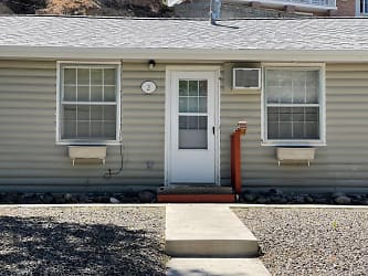 318 S 8th St - Thermopolis, WY