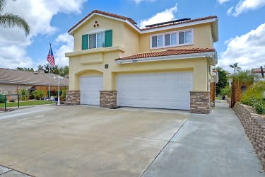 1726 Shire Ave - Oceanside, CA