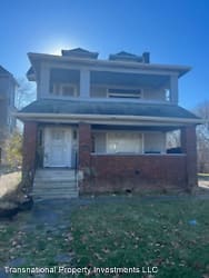 10502 Miles Rd - Warrensville Heights, OH