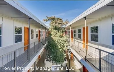 4927 San Jacinto: Sierra Apartments Available NOW! - Dallas, TX