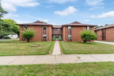 2130 Tanglewood Ave - Alliance, OH