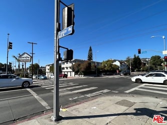 1836 N Edgemont St #2 - Los Angeles, CA