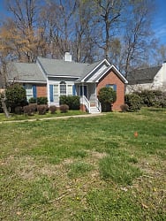 504 Baygall Rd - Holly Springs, NC