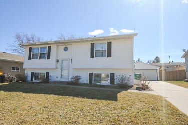 4708 8th St NW - Rochester, MN