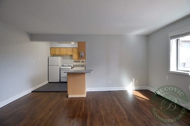 6201 N Kenmore Ave unit 408 - Chicago, IL