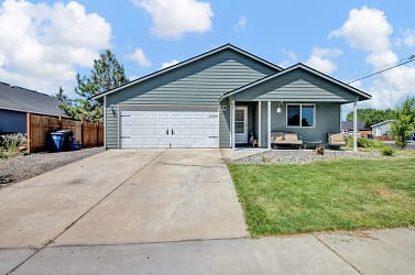 2915 SW 24th ct - Redmond, OR