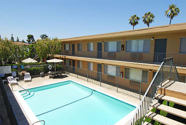 Palm Towers Apartments - El Cajon, CA