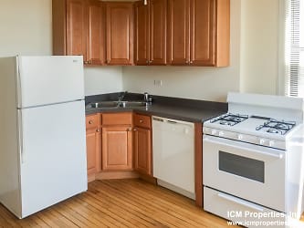 3350 N Kenmore Ave unit 3350-3F - Chicago, IL