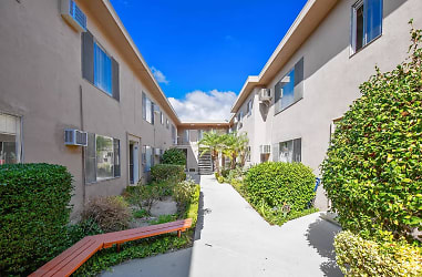 14315 Chandler Blvd Apartments - Sherman Oaks, CA