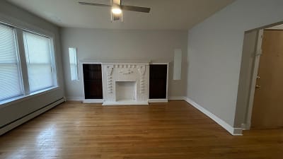 SPACIOUS 2BEDROOM / 1BATH RENT $1,1000 Apartments - Chicago, IL