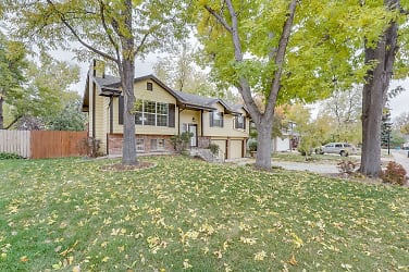 3242 Silverwood Dr - Fort Collins, CO