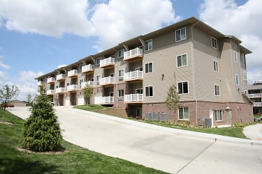 Pacific West Apartments - Omaha, NE