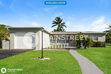 4961 NW 41st St - Lauderdale Lakes, FL