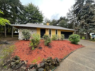 11825 SW Schollwood Ct - Tigard, OR