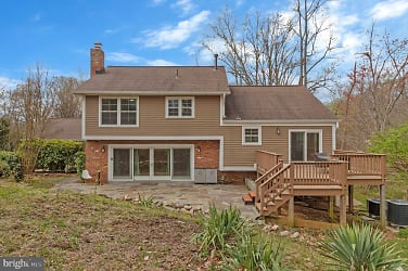 8543 Howell Rd - Bethesda, MD