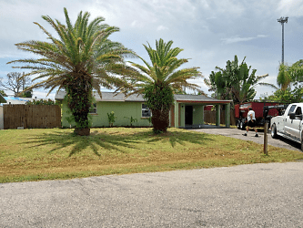 8271 Pelican Rd unit Private - Englewood, FL