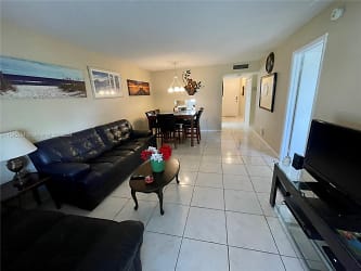 3051 NW 46th Ave #108 - Lauderdale Lakes, FL