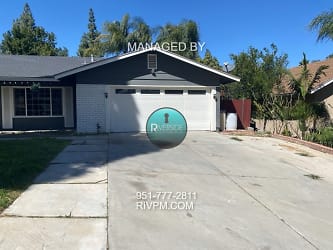 11271 Sweetwater Dr - Riverside, CA