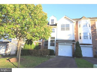 4 Penmore Pl - Collegeville, PA
