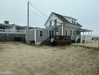 4 Traynor St - Old Orchard Beach, ME