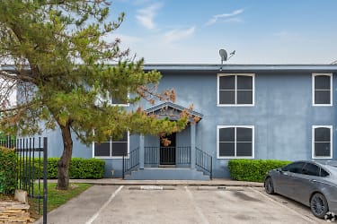 Casa De Arroyo Apartments - Dallas, TX