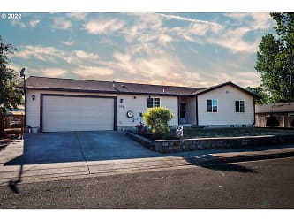 503 S 9th St - Creswell, OR