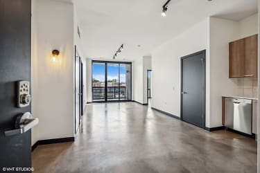 1647 N Milwaukee Ave #408 - Chicago, IL