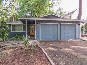 4185 SW Childs Rd - Lake Oswego, OR