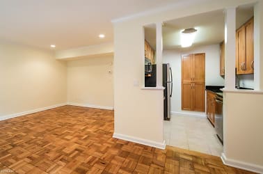 18 Independence Dr unit 5A - Brookline, MA