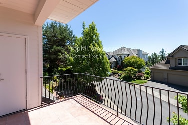 3144 NW Chapin Dr - Portland, OR