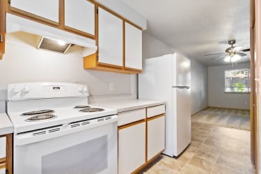 The Ridge -TRA-899 Apartments - Portland, OR