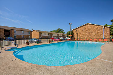 Paddock Place Apartments - Clarksville, TN