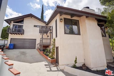 22220 Costanso St - Los Angeles, CA