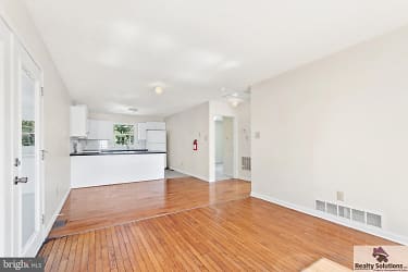 123 Earl Ave 5 Apartments - Glassboro, NJ