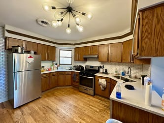 2270 N Lincoln Ave unit 3 - Chicago, IL