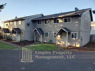 703 Kings Row unit 3 - Creswell, OR