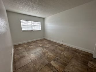 915 S 21st Ave - Hollywood, FL
